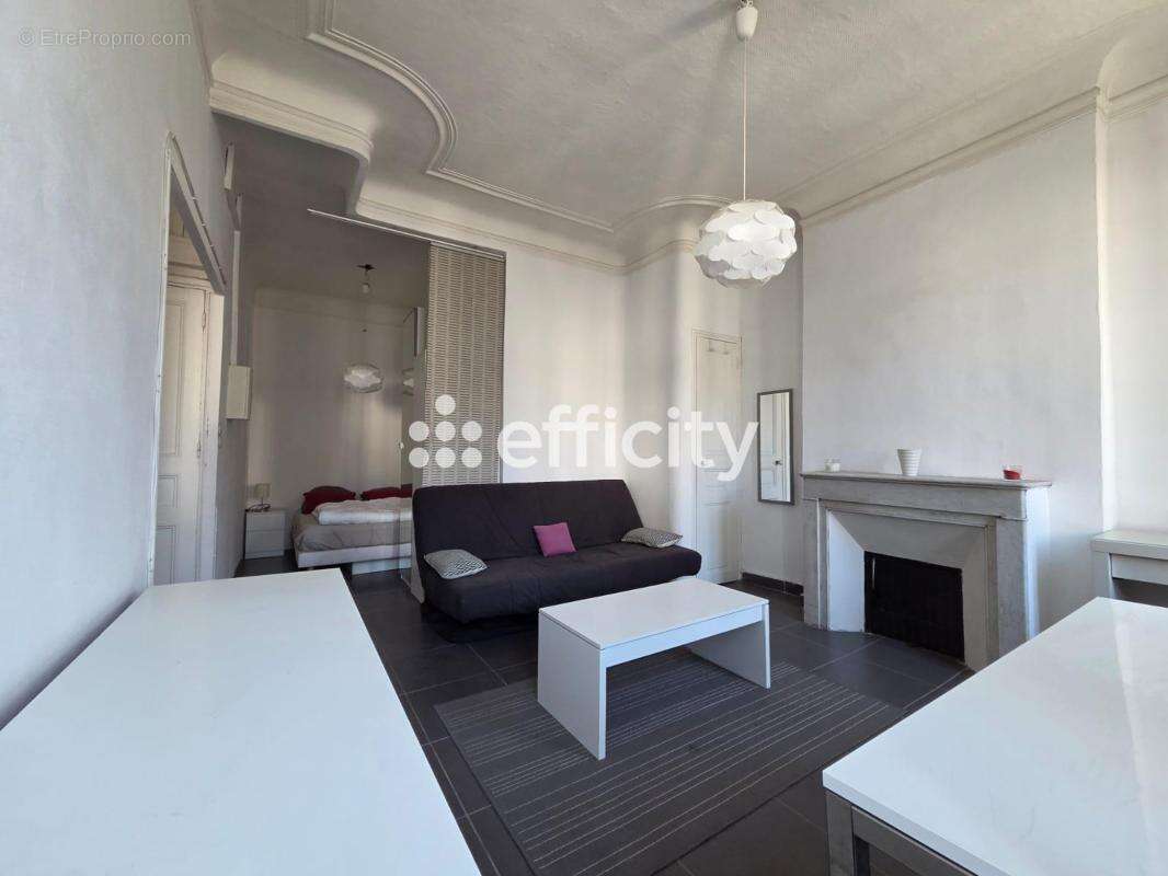 Appartement à MARSEILLE-5E