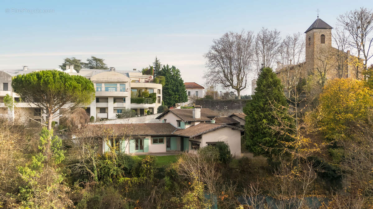 Maison à CALUIRE-ET-CUIRE