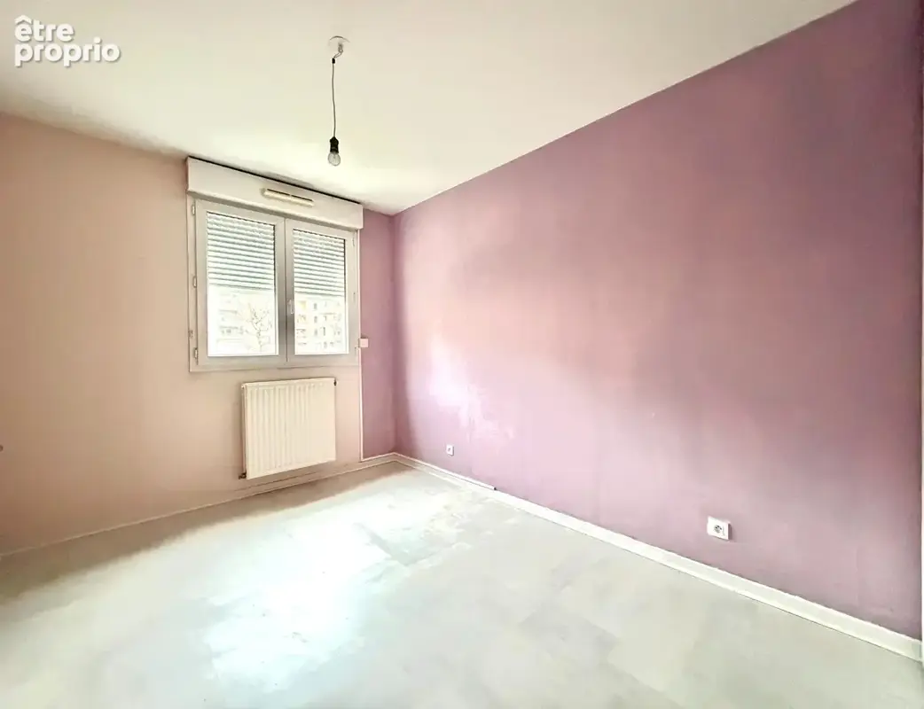 À VENDRE - T3 Place des Grenadiers à Saint-Étienne - photo 4