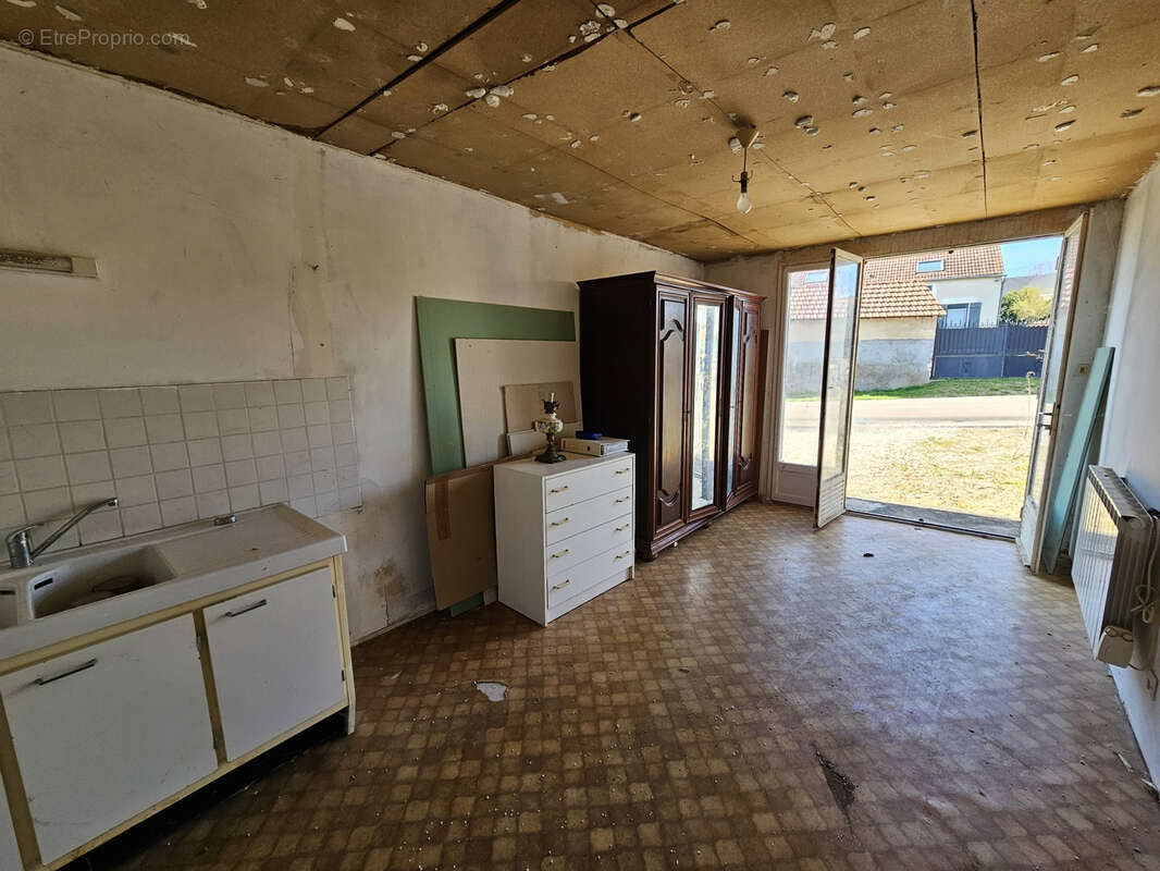 Bragny sur Saône, maison de plain pied à conforter - photo 22