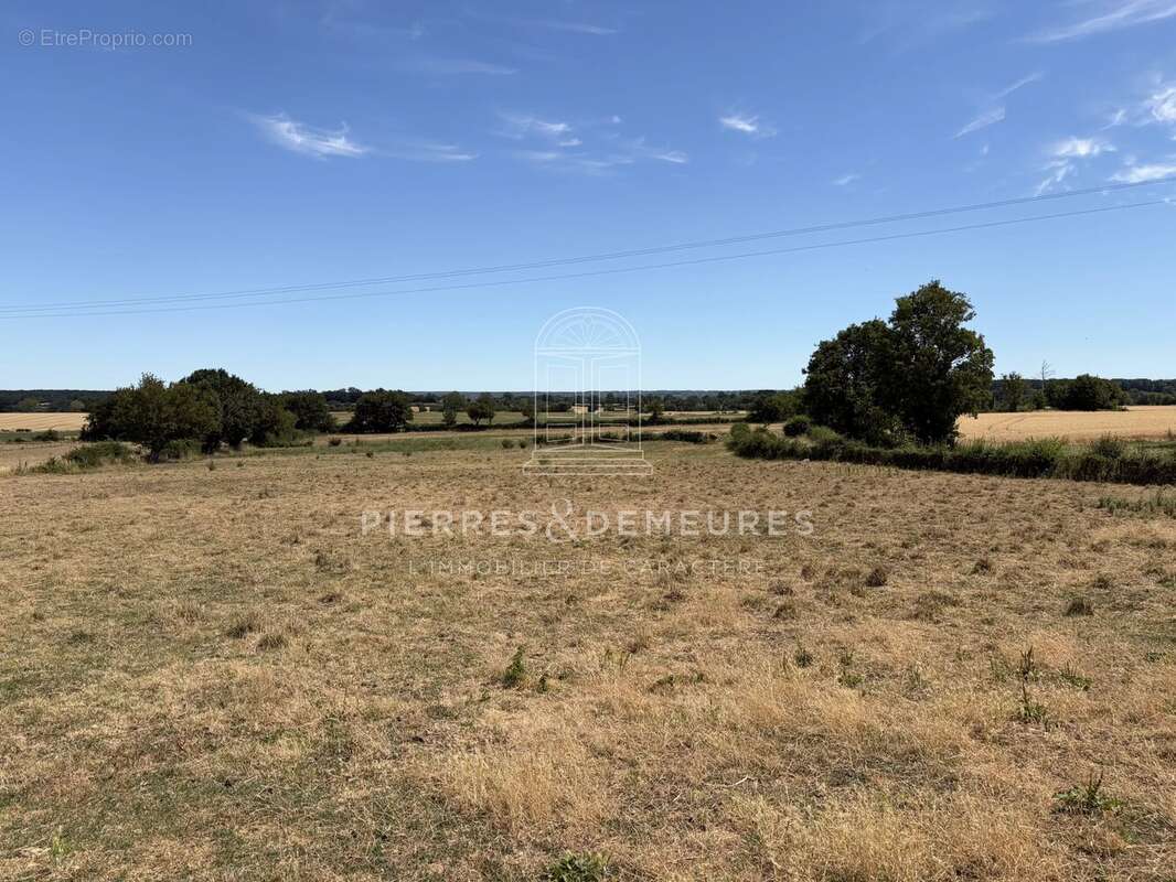 Fermette et ses 1400 m² de dépendances sur 5 hectares - photo 23