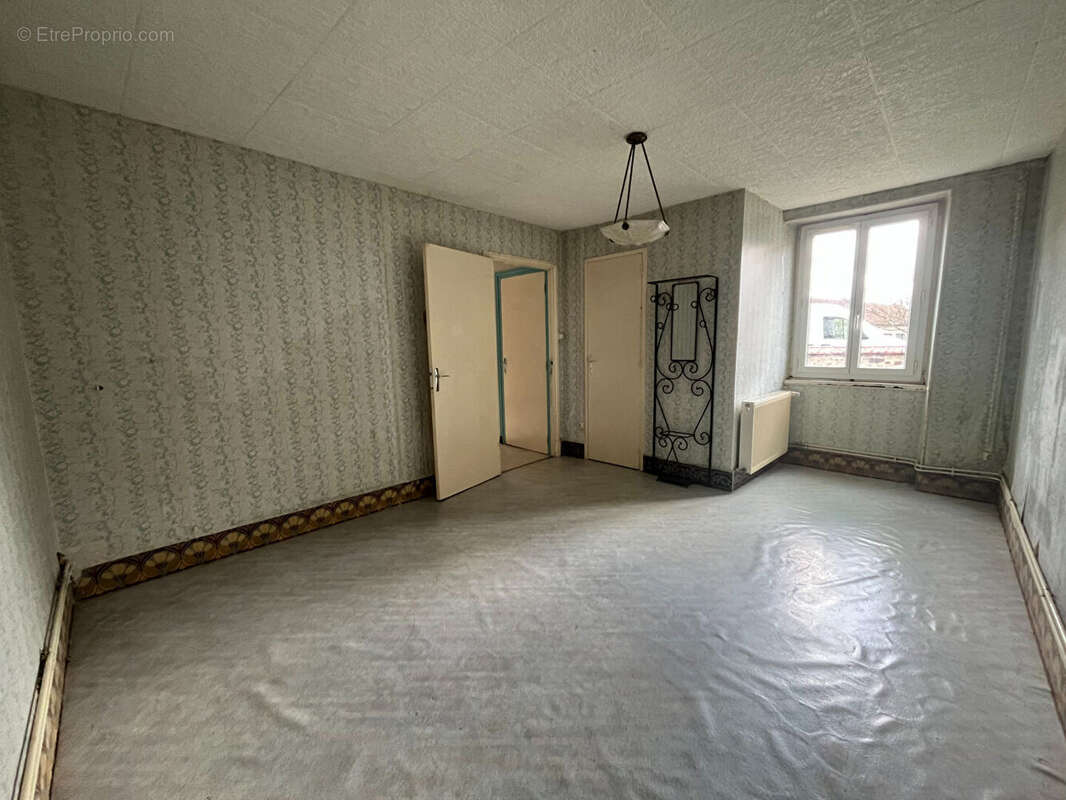 Appartement à ECUISSES