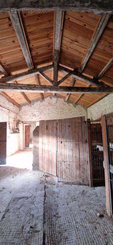 Maison à CROIX-CHAPEAU