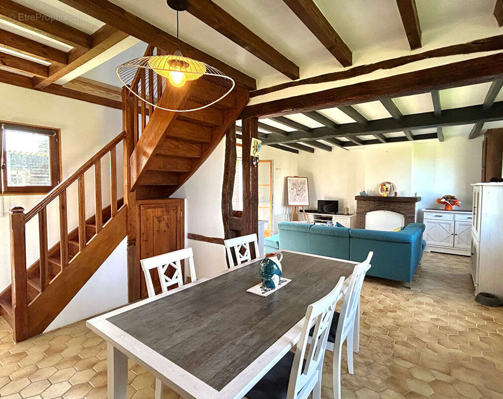 Maison à MESNIL-VERCLIVES