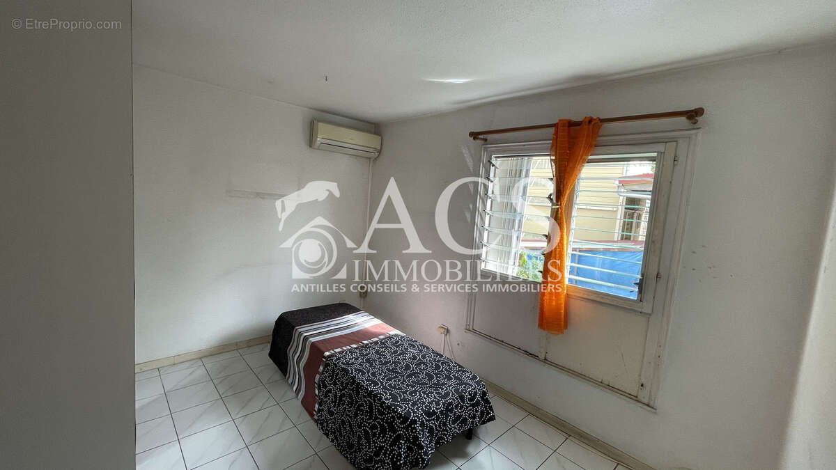 Appartement T4 avec travaux avec garage fermé et vue mer  - FORT-DE-FRANCE - photo 10