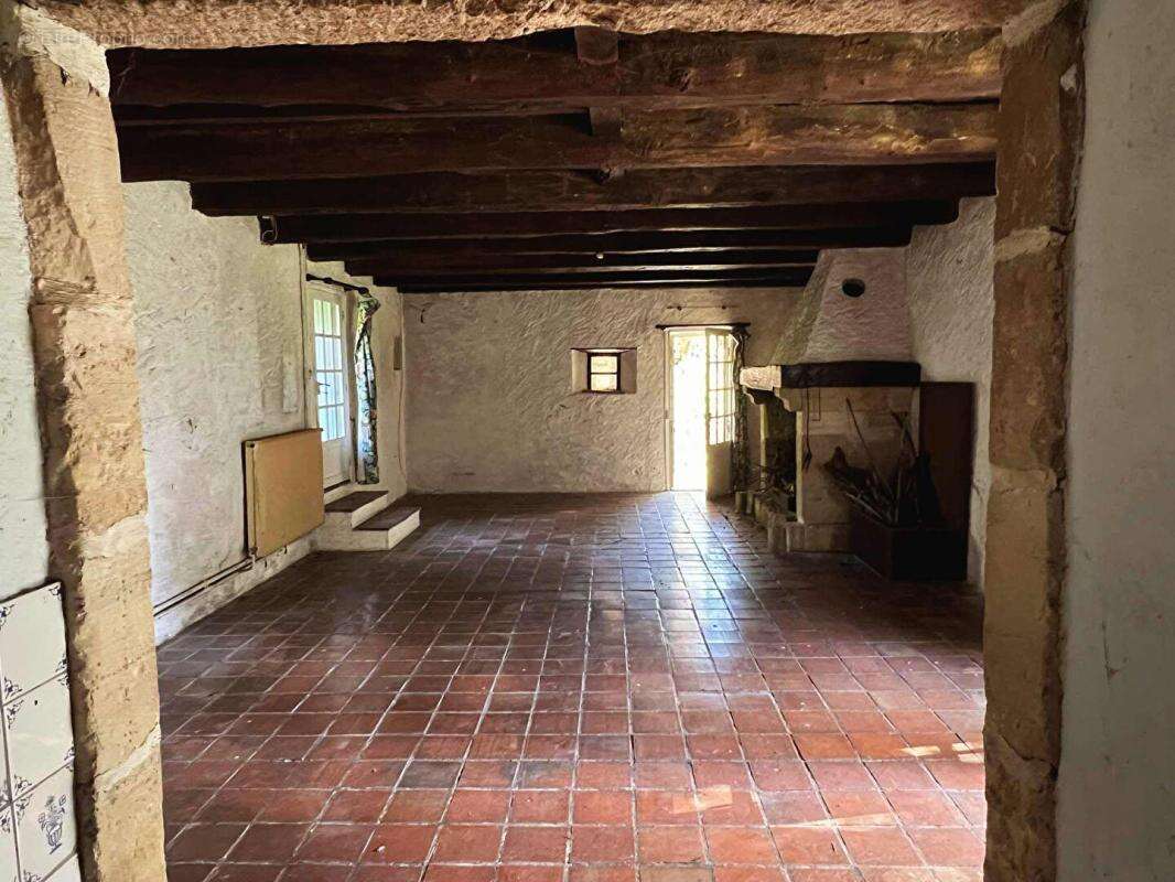Maison St Raphael 7 pièce(s) 180 m2 - photo 5