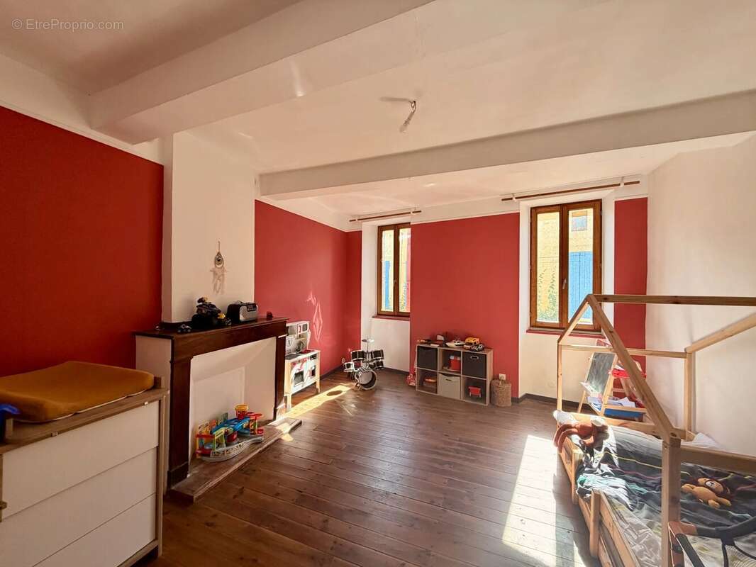 10 mn Villefranche, grande maison de village T5 avec jardin - photo 7