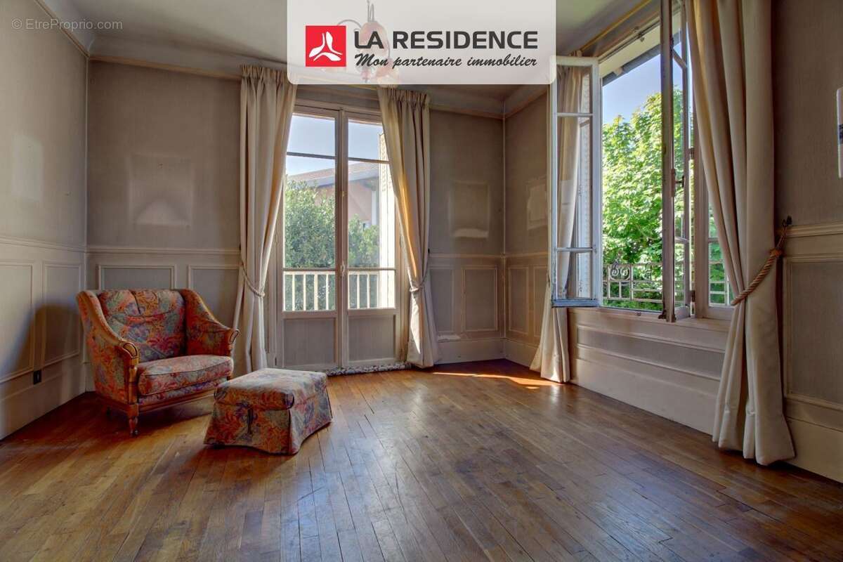 Maison à LES MUREAUX