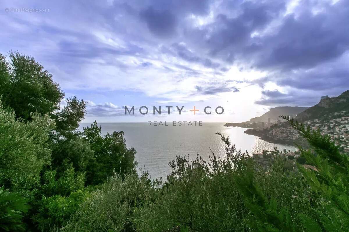 Appartement à ROQUEBRUNE-CAP-MARTIN