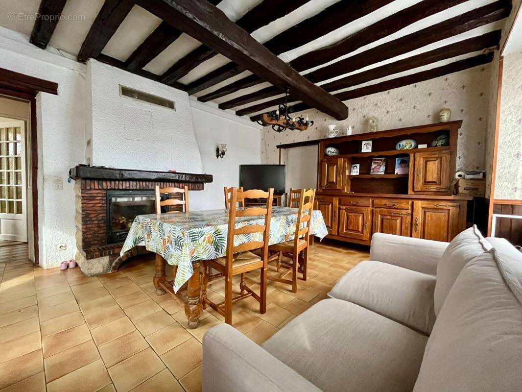 Maison à BAZOCHES-LES-GALLERANDES