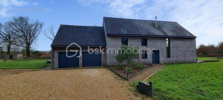 Maison à POULLAOUEN