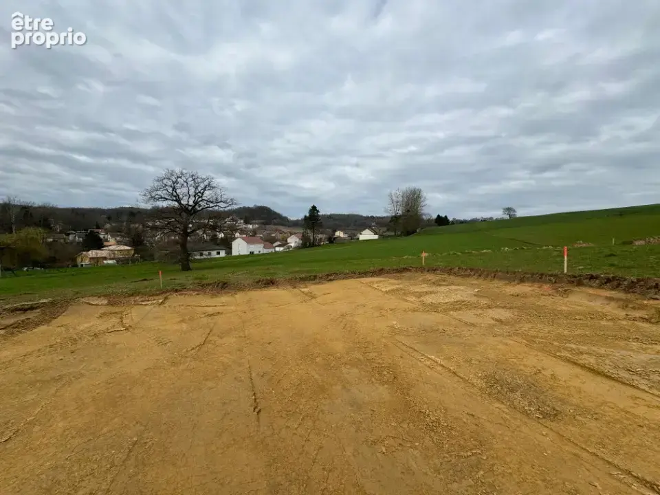 Terrain à REDANGE