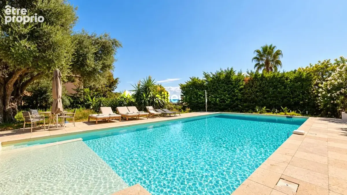 Roquebrune-Cap-Martin – Villa de prestige 295 m² avec piscine, vue mer et terrain de 1 264 m², proche Monaco - photo 2