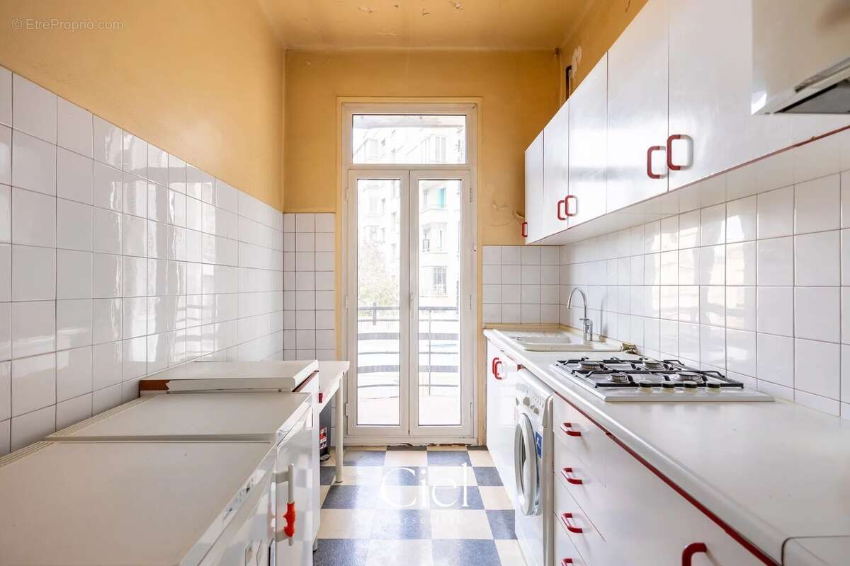 Appartement à MARSEILLE-3E