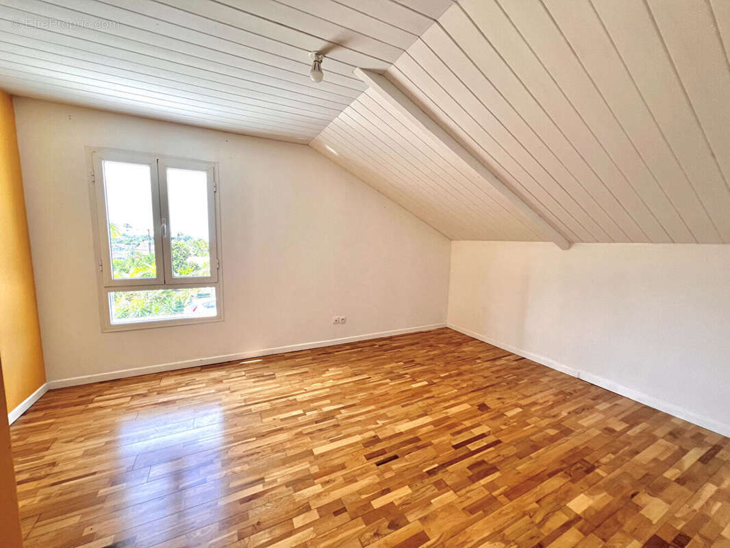 Maison à ENTRE-DEUX