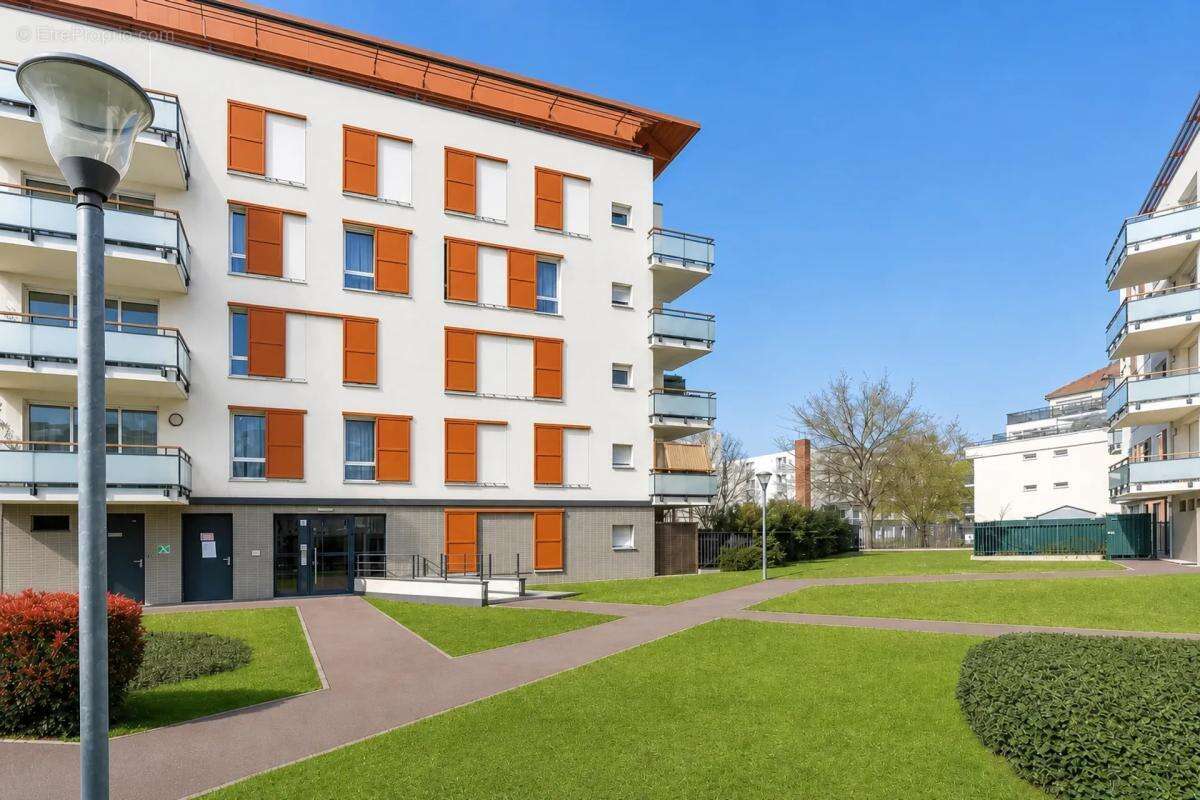 Appartement à DUGNY