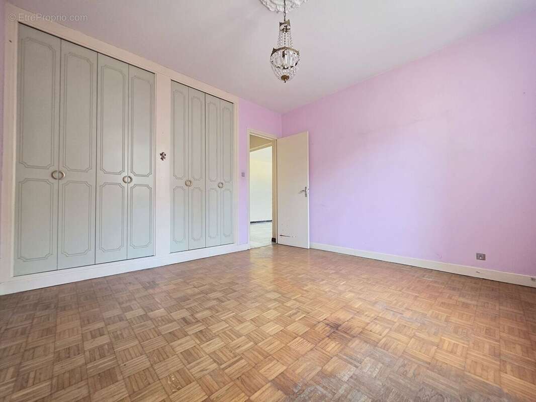 Maison T5 - Hyper-centre - photo 4