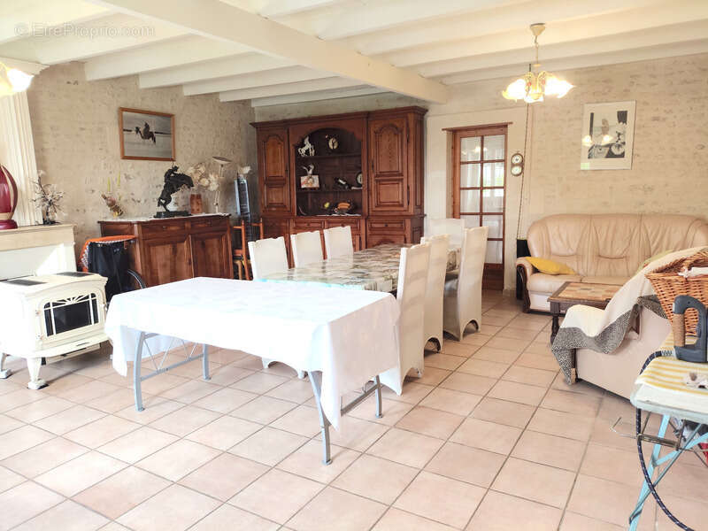 Charentaise rénovée 8 pièces – 300 m² – Preguillac - photo 6