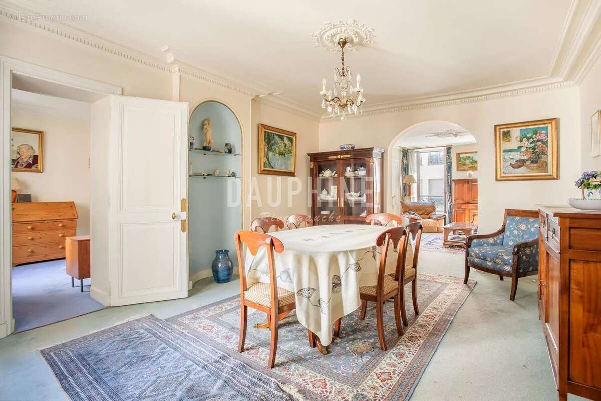 Appartement à PARIS-7E