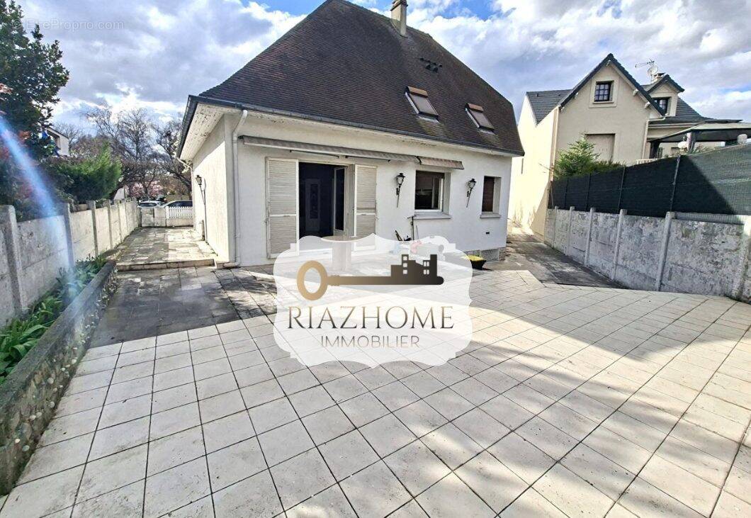 Maison à LE BLANC-MESNIL