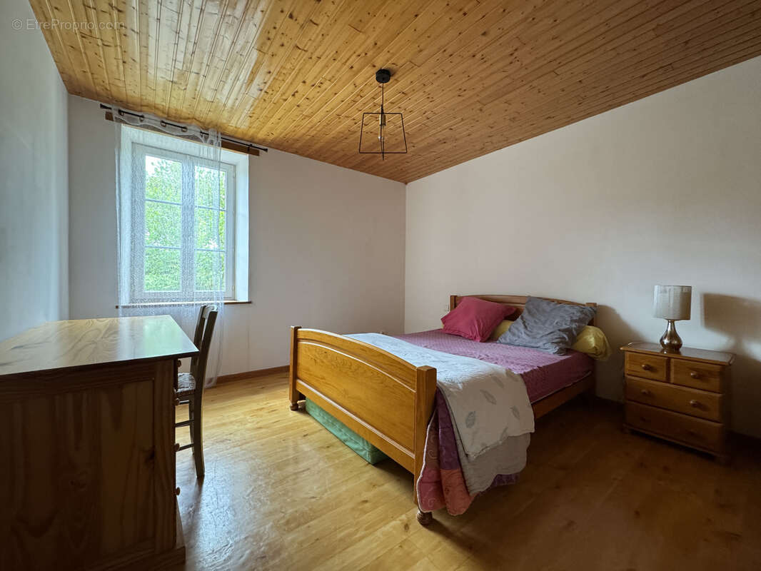 Maison à BAIGNES-SAINTE-RADEGONDE