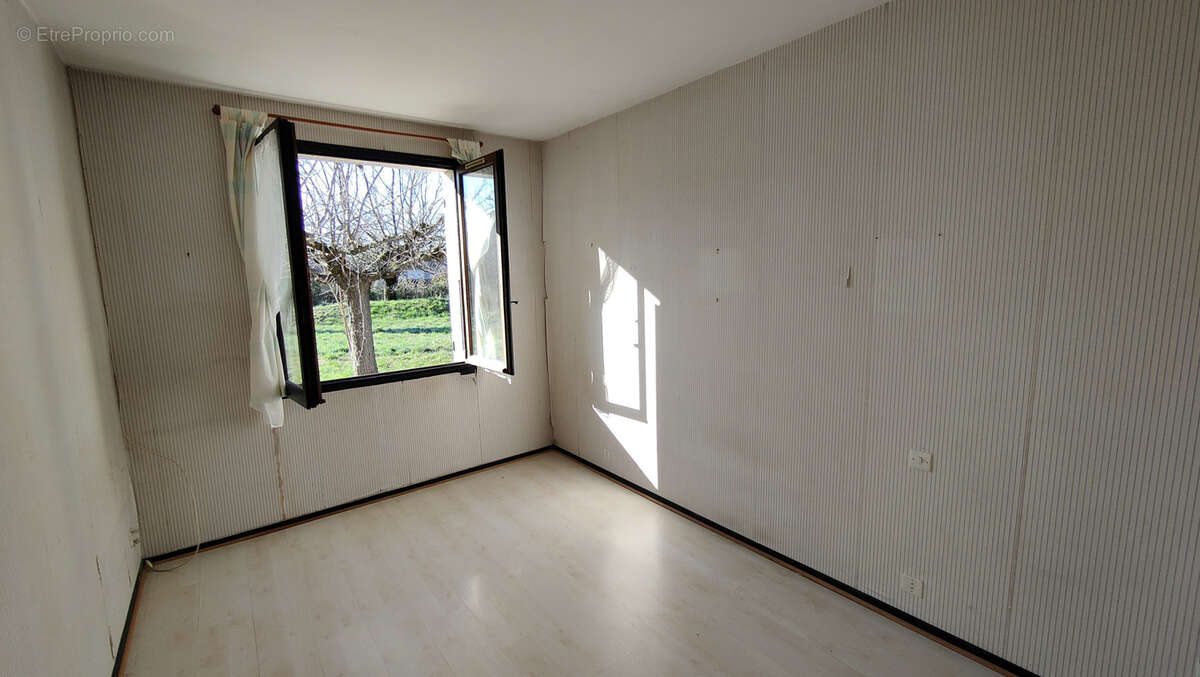 Maison à BERRIAS-ET-CASTELJAU