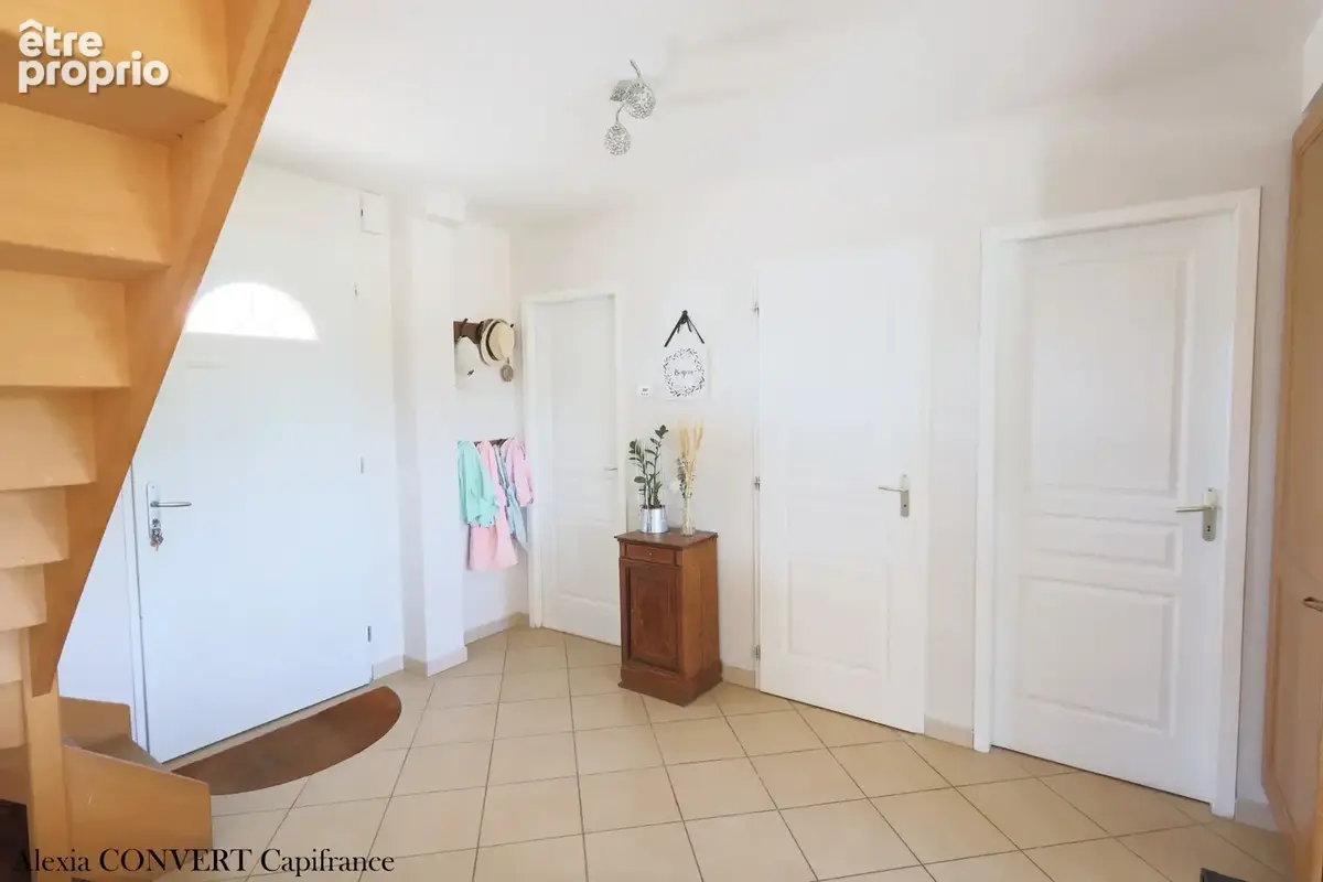 Maison familiale 5 pièces 135m² + terrain 1200m² CURTAFOND - photo 4