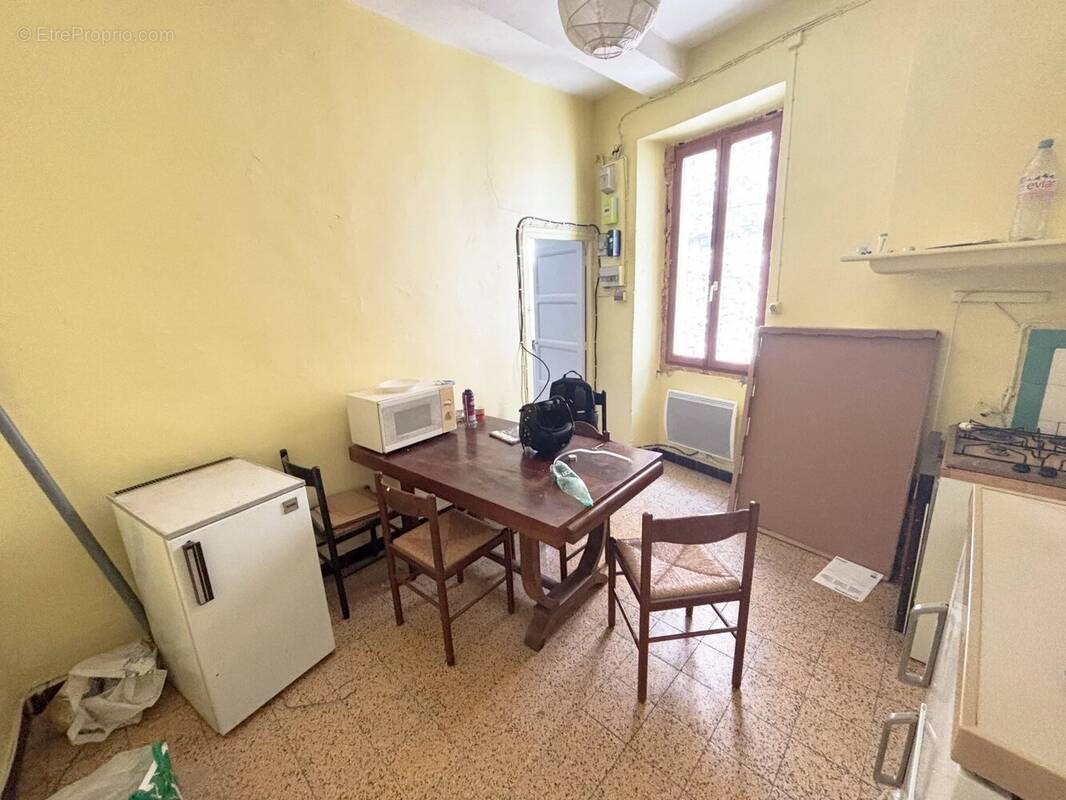 Appartement à PUGET-THENIERS