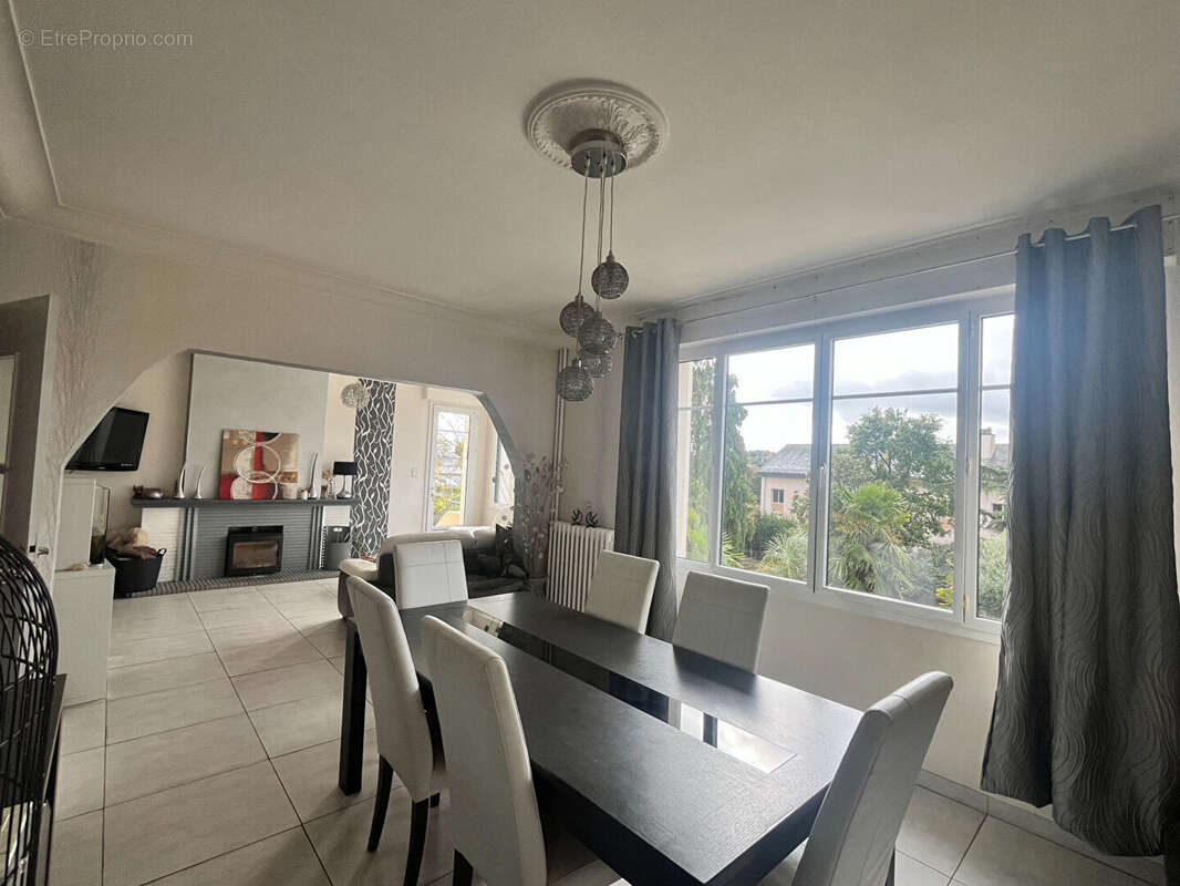 Maison à MONTFORT-SUR-MEU