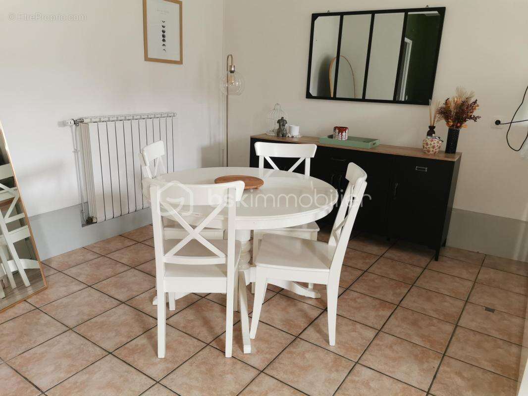 Maison à PONT-SUR-YONNE