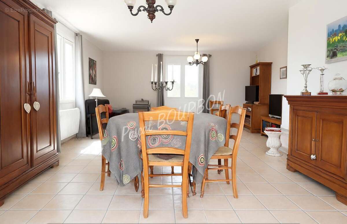 Maison à BELVEZE-DU-RAZES