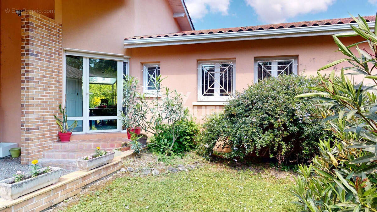 Maison à PORTETS