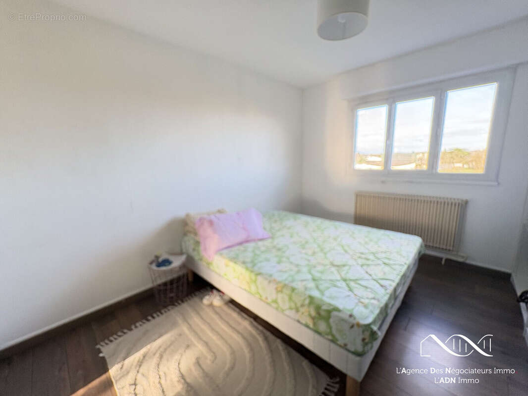 Appartement à SAINT-JEAN-DE-LA-RUELLE