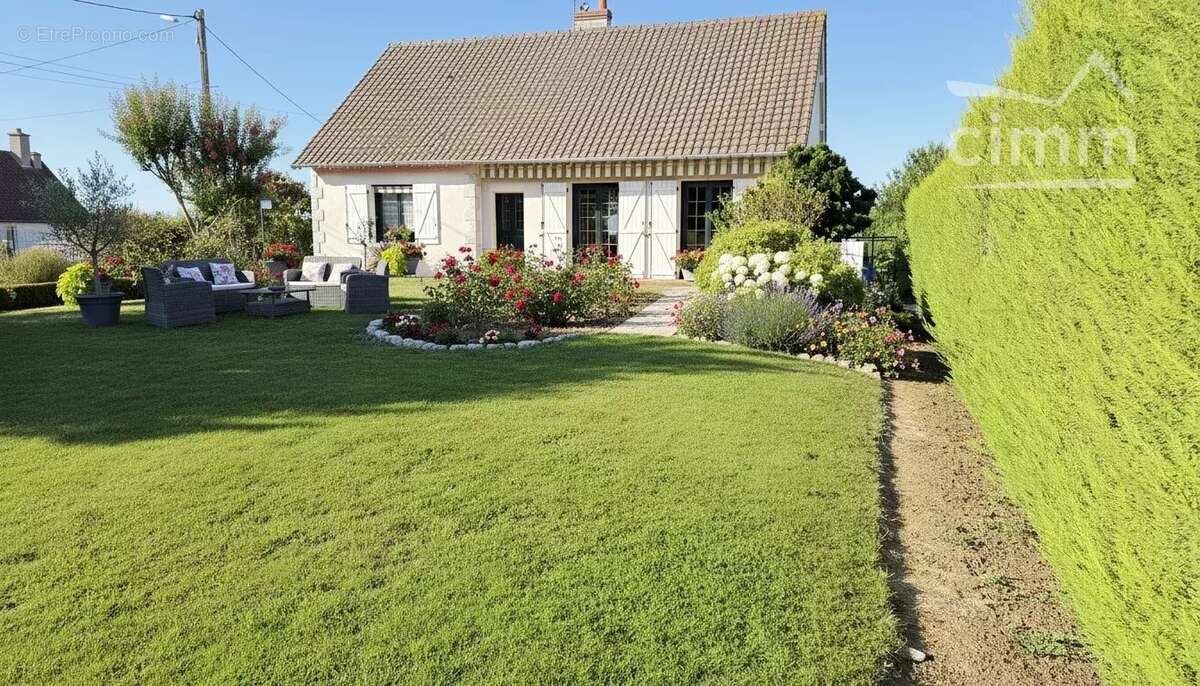 Maison à LA CHAPELLE-VENDOMOISE