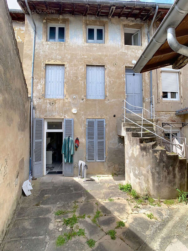 Appartement à PONT-DE-VAUX