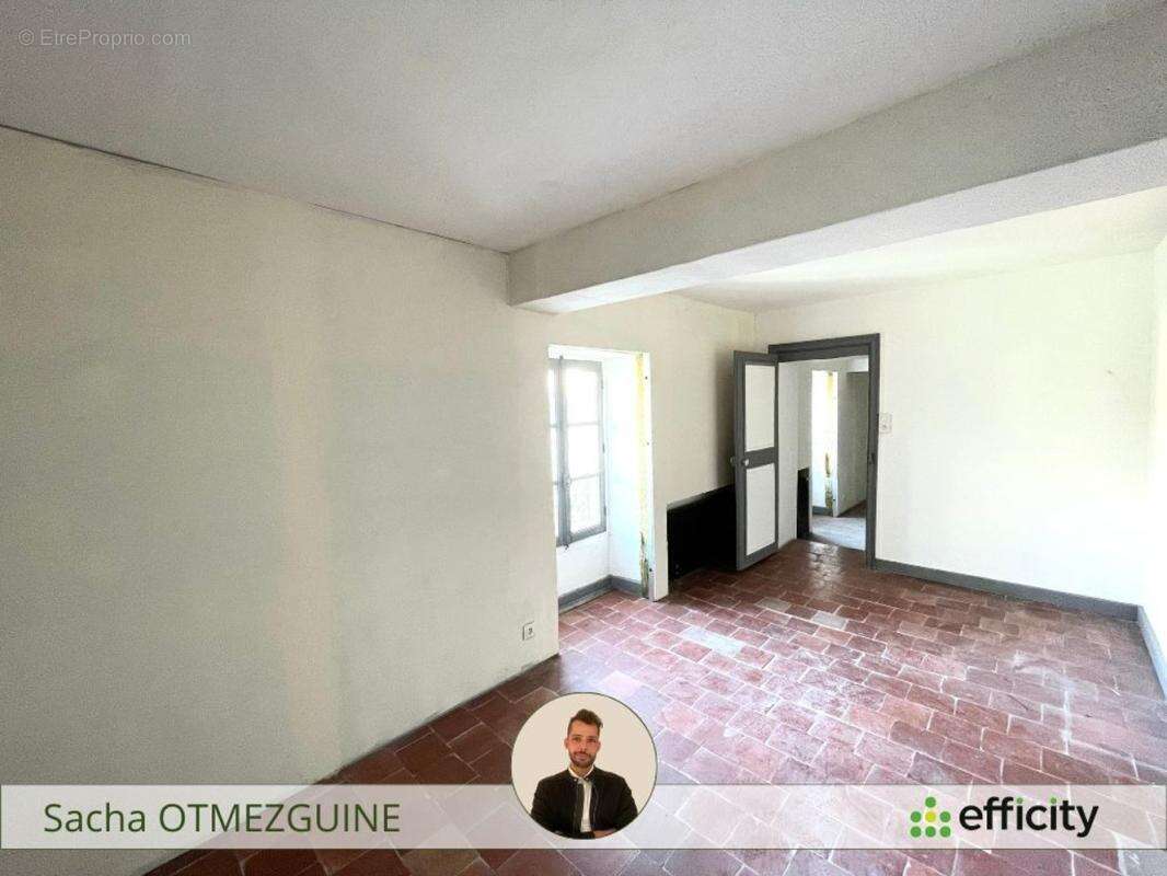 Maison à AZAY-LE-FERRON