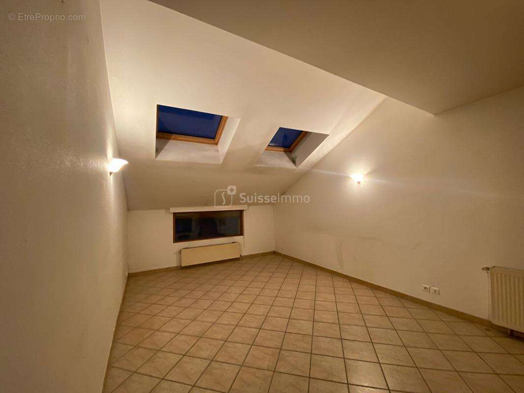 Appartement à VIEU-D'IZENAVE