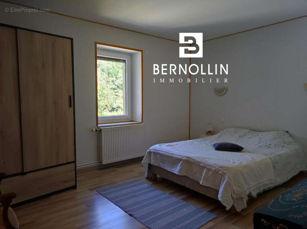 Maison à COURMANGOUX