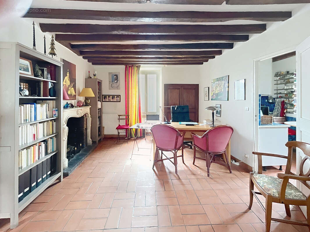 Maison en pierres avec dépendance et double garage - photo 5