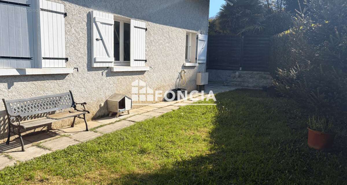 Appartement à VAULNAVEYS-LE-HAUT