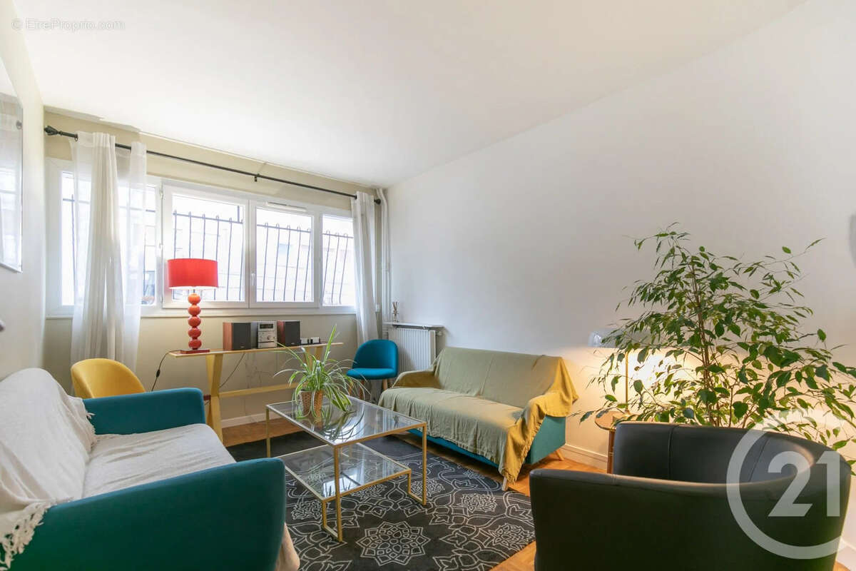 Appartement à SAINT-MAUR-DES-FOSSES