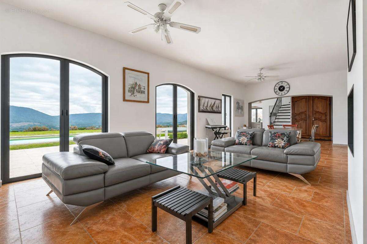 Luxueuse villa au Plan-de-la-Tour - photo 4