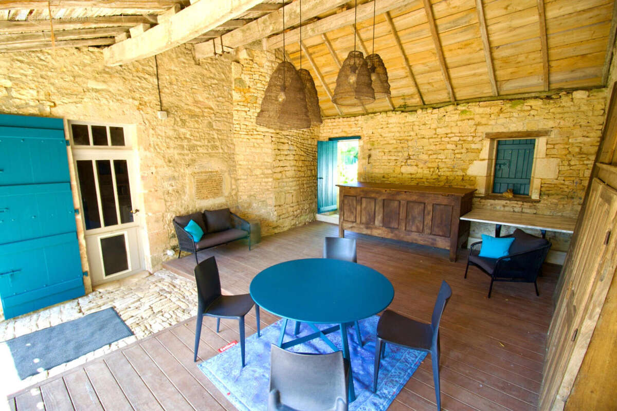 COVERED TERRACE - Maison à MOUTON