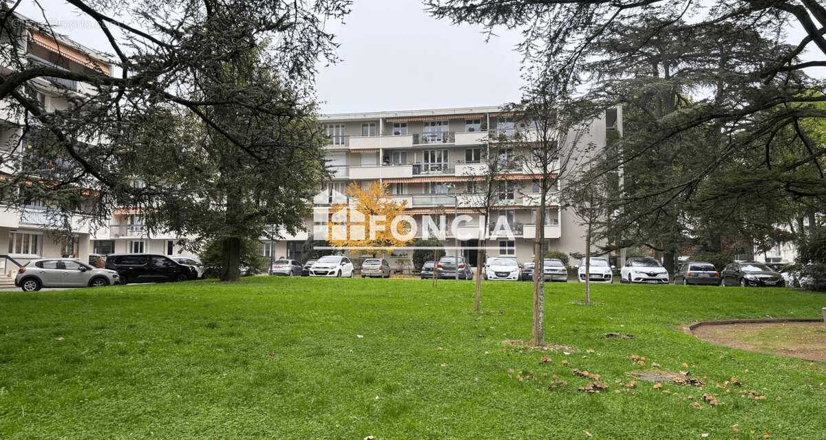 Appartement à DECINES-CHARPIEU