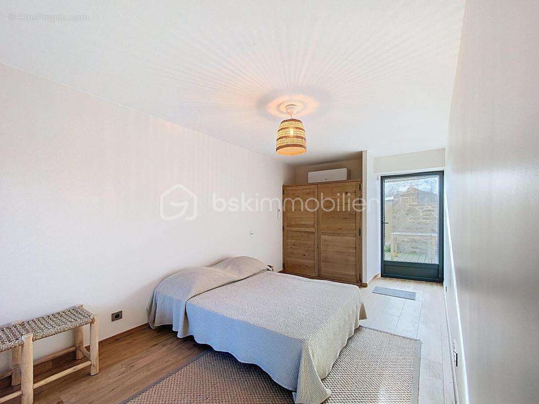 Maison à SAINT-JACUT-DE-LA-MER