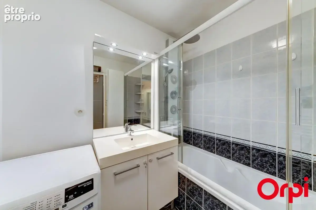 A vendre - Appartement type T4 de 75 m2 avec balcon et garage double - photo 10