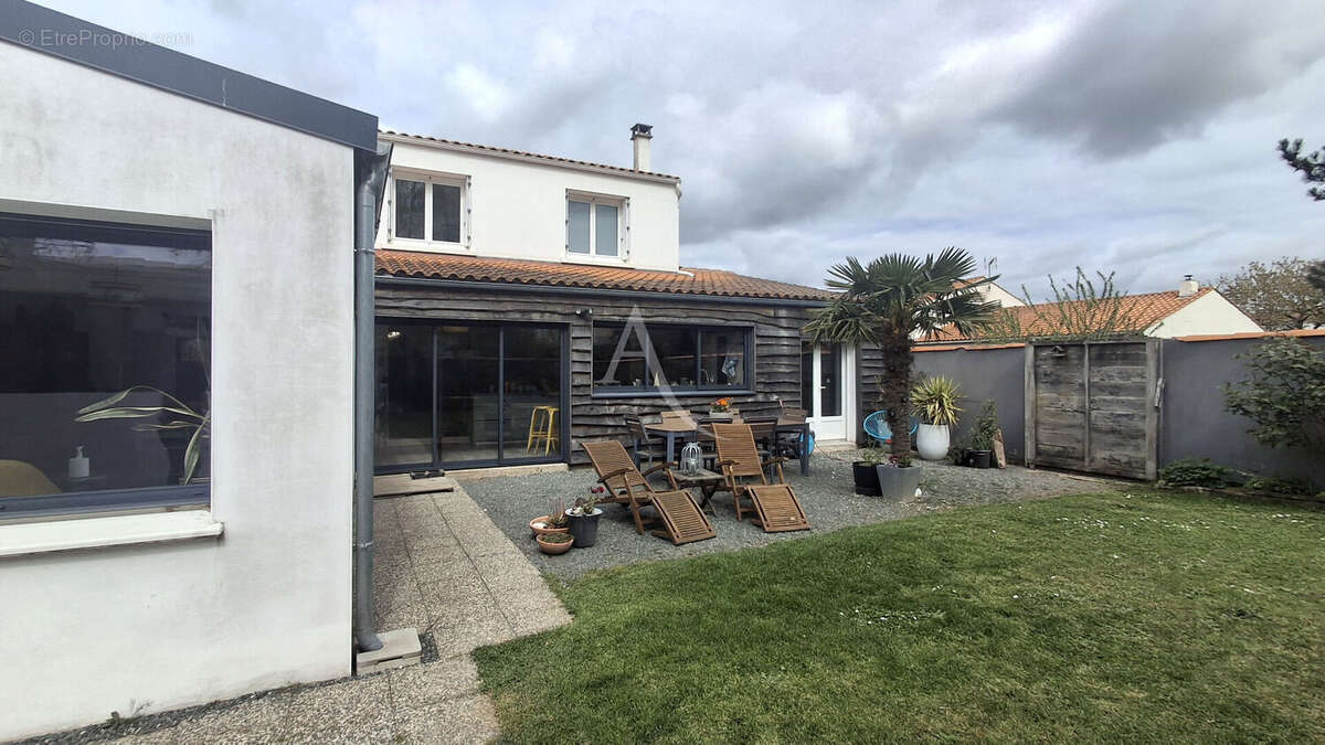 Maison à SAINT-XANDRE