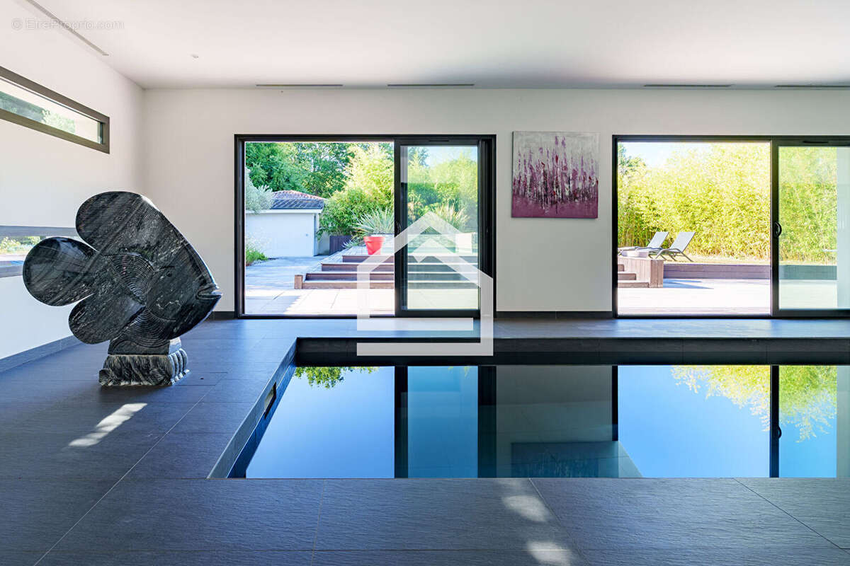 Maison à BLANQUEFORT