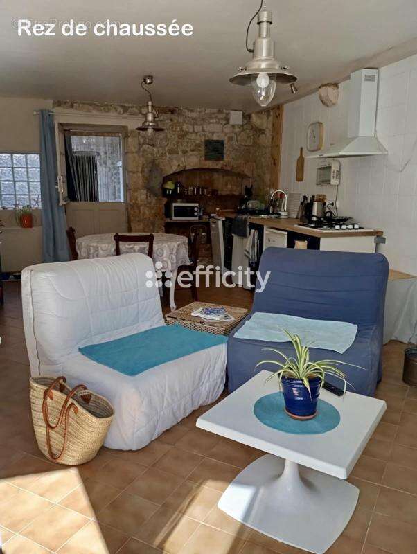 Maison 113 m² à Saint-Just-Luzac  - photo 4