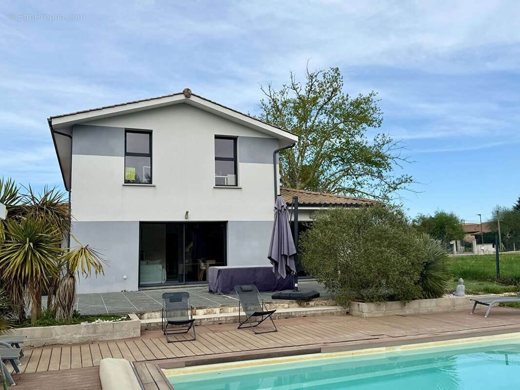 Maison à SALLES